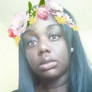 Meet your Posher, Yasmine